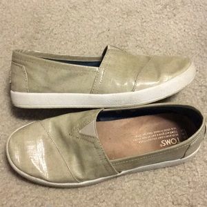 Avalon patent linen TOMS